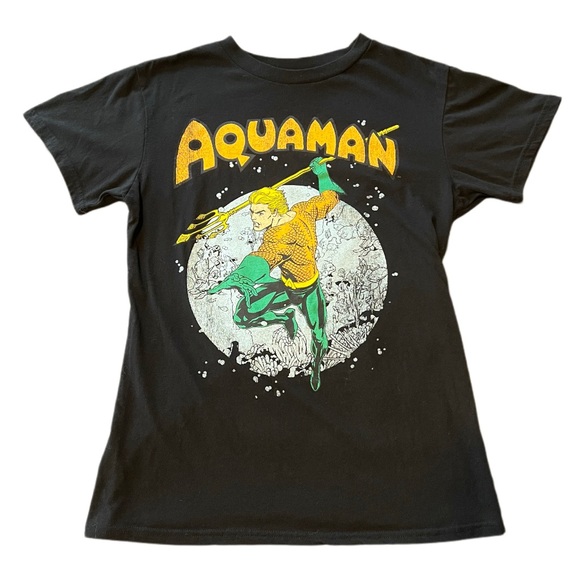 🌟SOLD🌟Aquaman DC Comics Graphic Tee Shirt - Picture 1 of 3